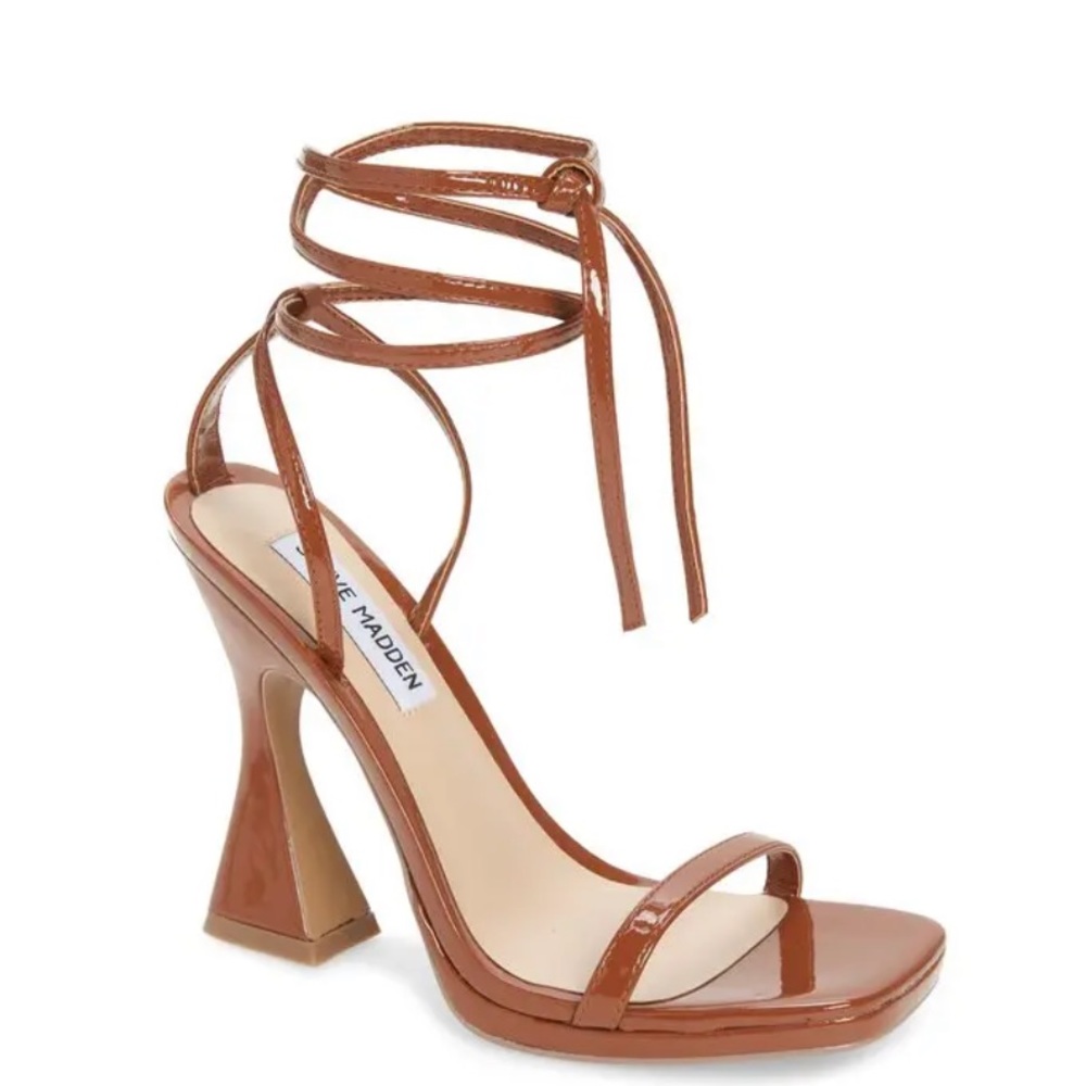New! STEVE MADDEN Lafayette Sandal - in Cognac Patent